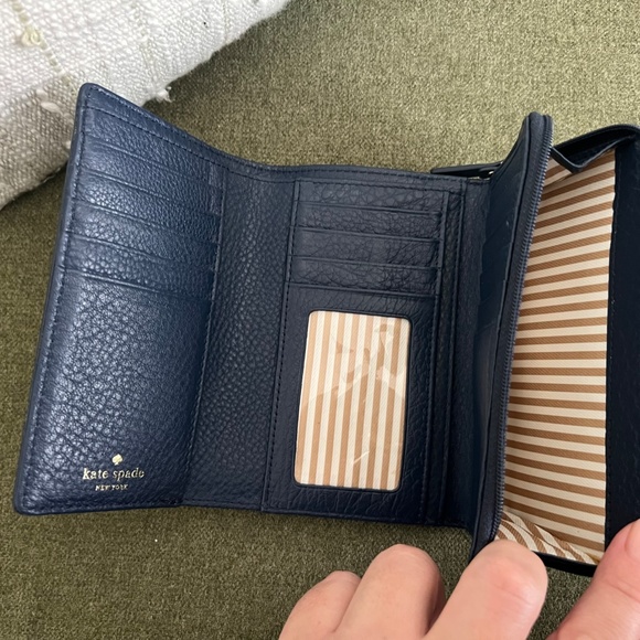 Kate Spade Cobble Hill Tara Wallet -Navy Blue - Picture 5 of 6